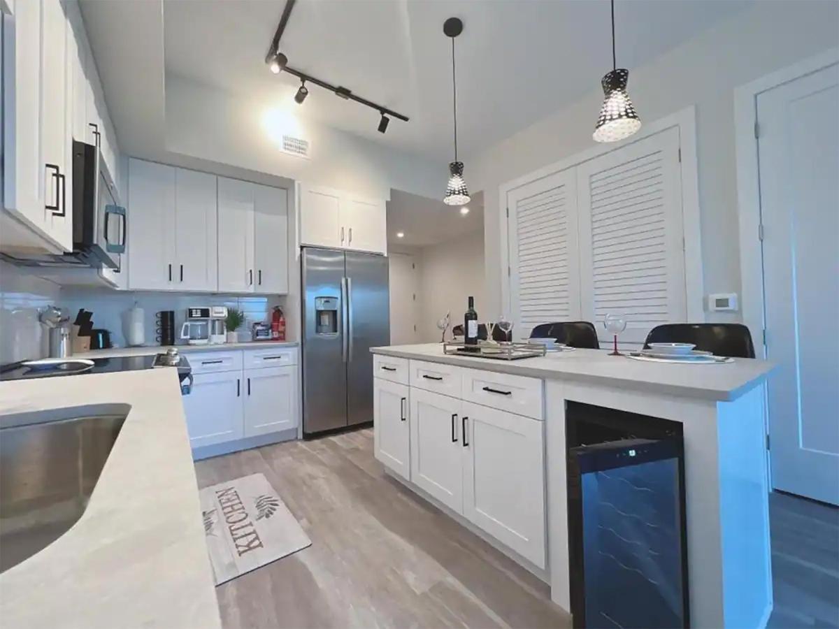 Lux Urban Retreat: Family-Friendly Staycation with Gym & EV Charging West Palm Beach Exterior photo