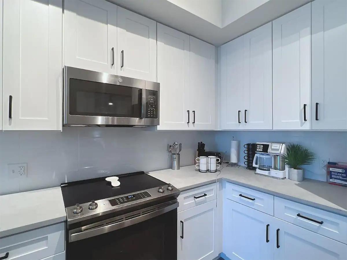 Lux Urban Retreat: Family-Friendly Staycation with Gym & EV Charging West Palm Beach Exterior photo
