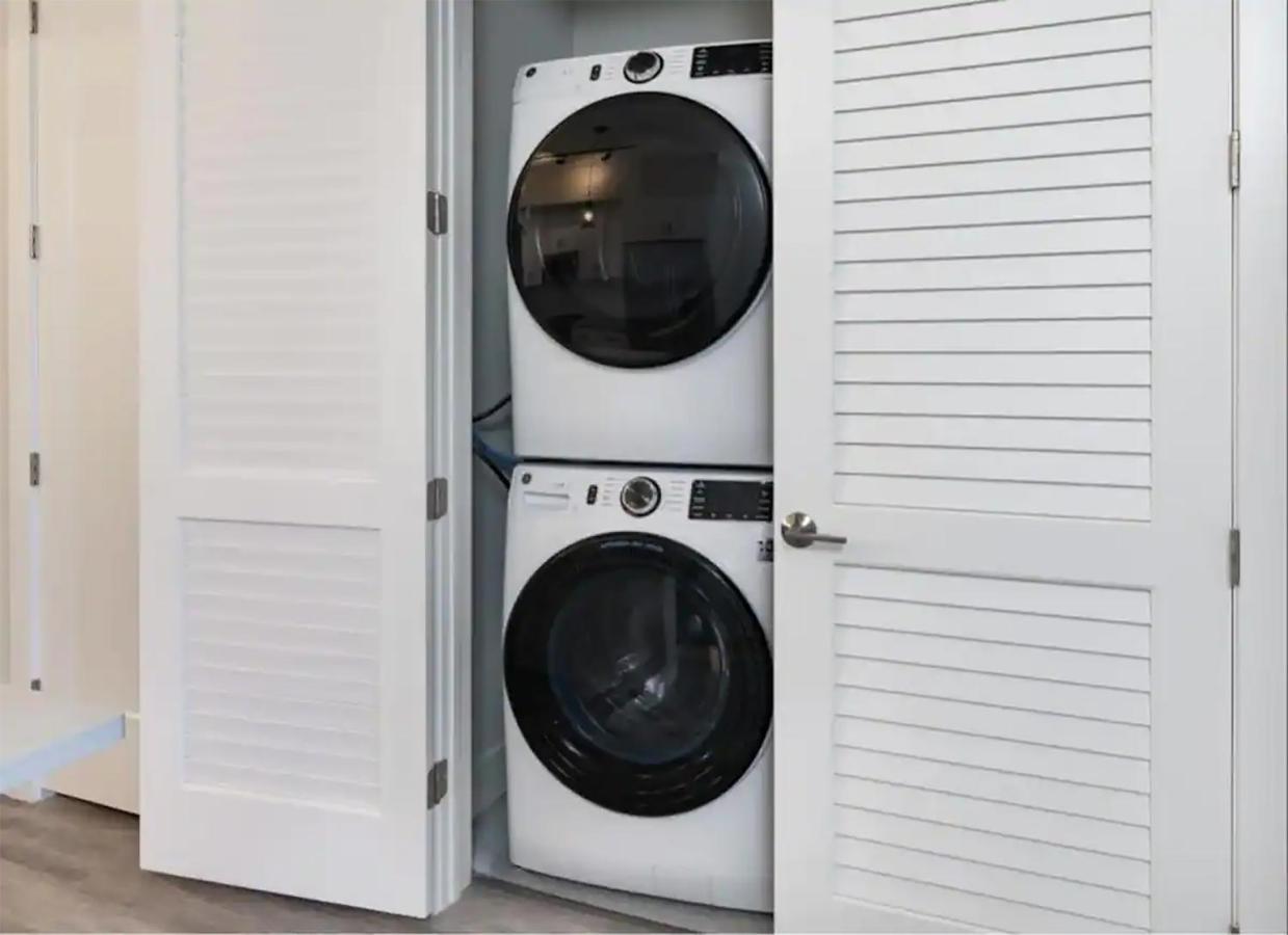Lux Urban Retreat: Family-Friendly Staycation with Gym & EV Charging West Palm Beach Exterior photo