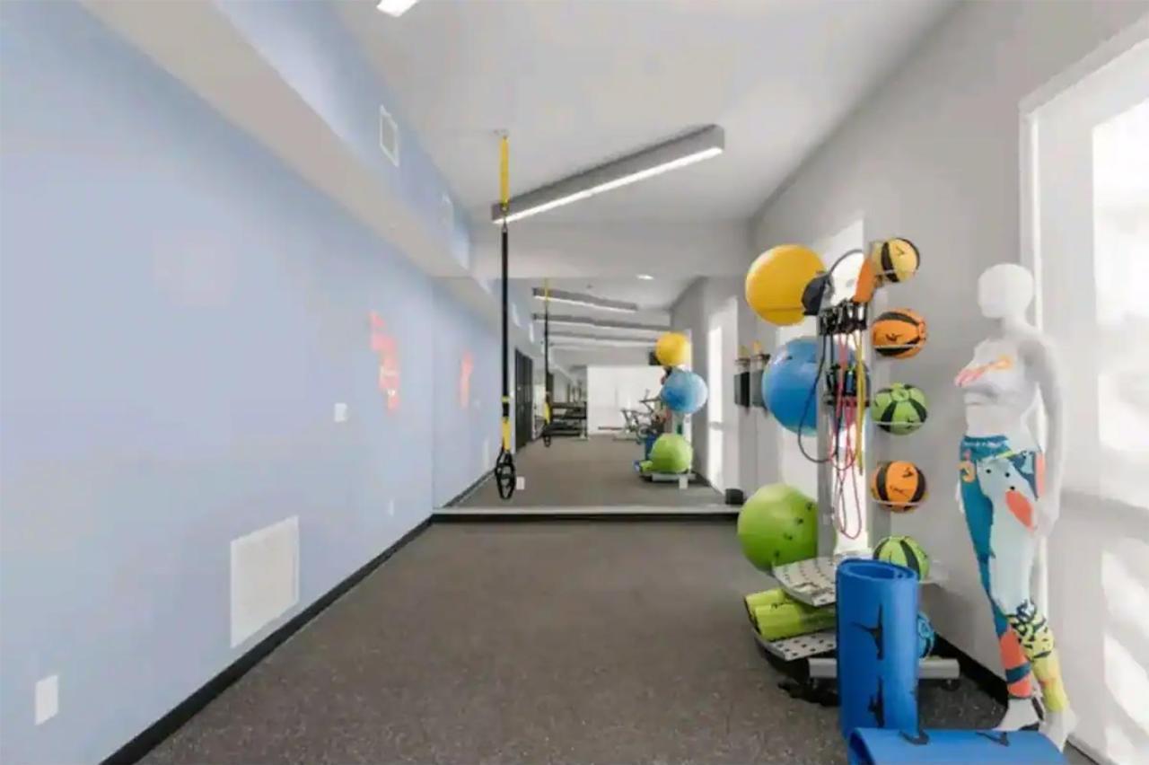 Lux Urban Retreat: Family-Friendly Staycation with Gym & EV Charging West Palm Beach Exterior photo
