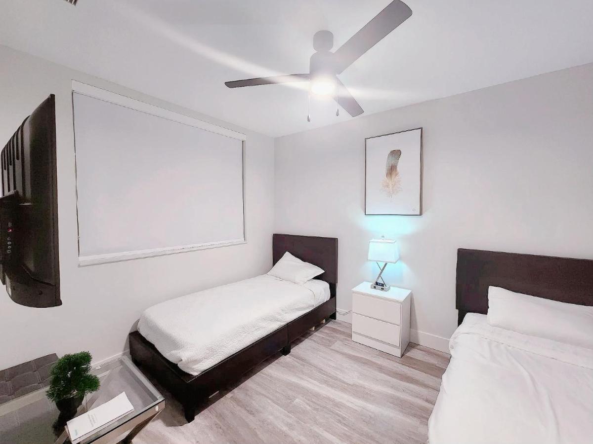 Lux Urban Retreat: Family-Friendly Staycation with Gym & EV Charging West Palm Beach Exterior photo